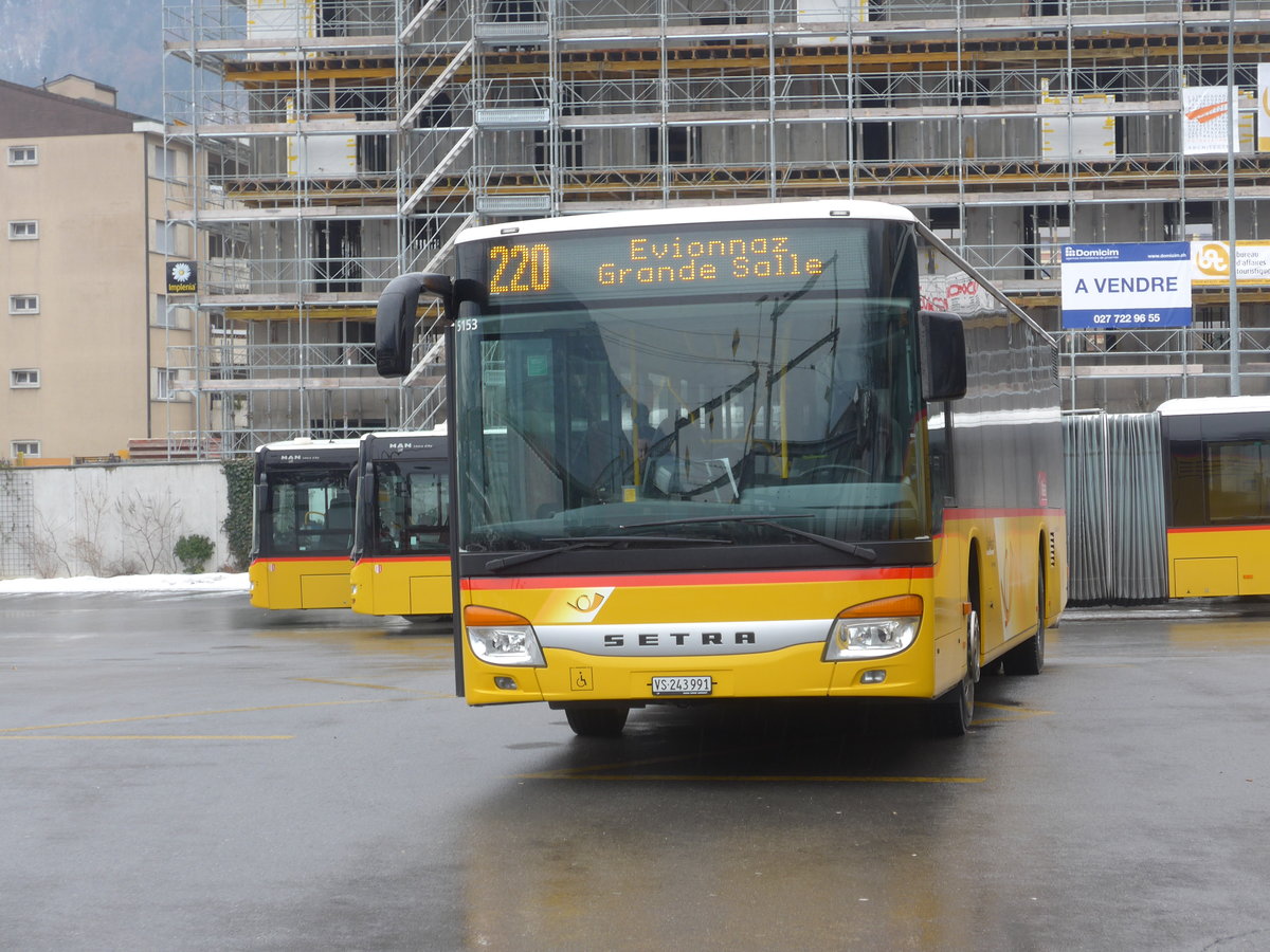 (189'036) - PostAuto Wallis - Nr. 44/VS 243'991 - Setra am 3. M�rz 2018 beim Bahnhof Martigny