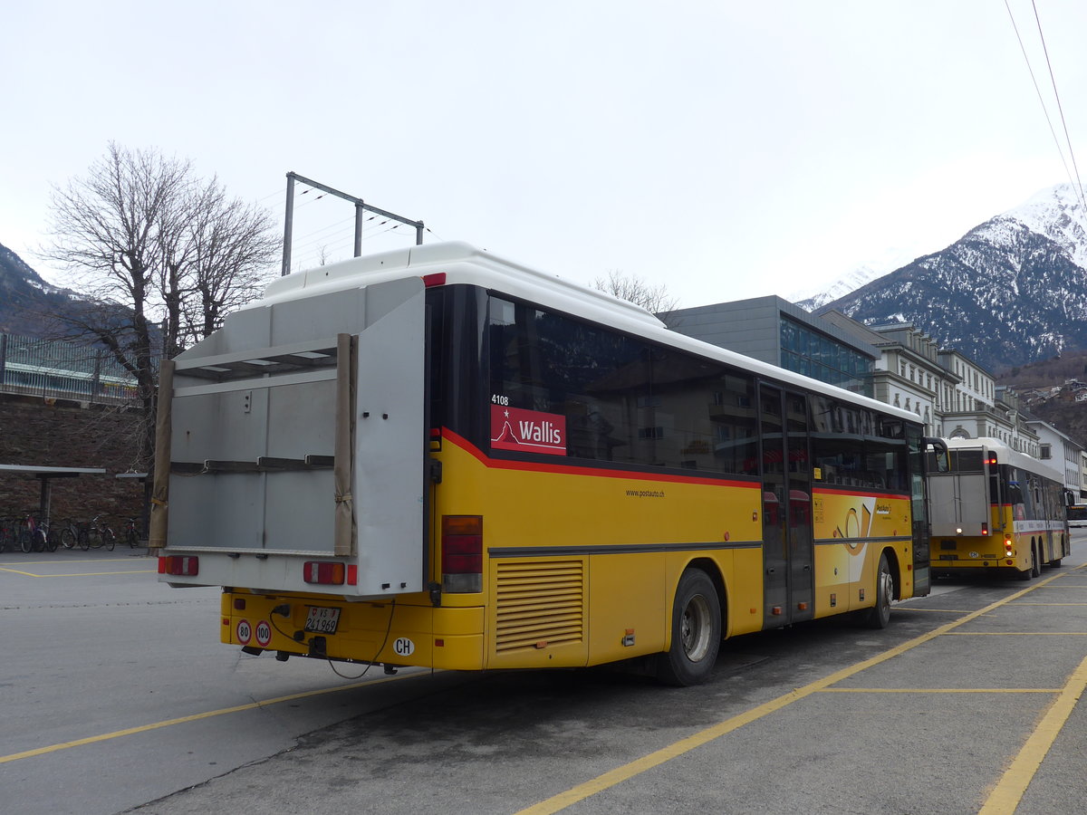 (189'049) - PostAuto Wallis - VS 241'969 - Setra (ex Zerzuben, Visp-Eyholz Nr. 62; ex PostAuto Wallis) am 3. M�rz 2018 beim Bahnhof Brig