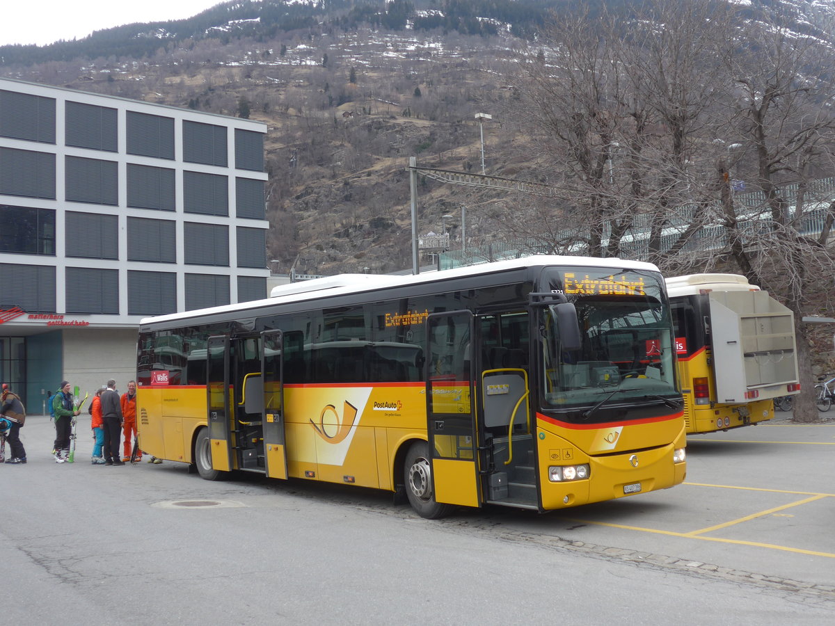 (189'058) - PostAuto Wallis - VS 407'396 - Irisbus am 3. M�rz 2018 beim Bahnhof Brig