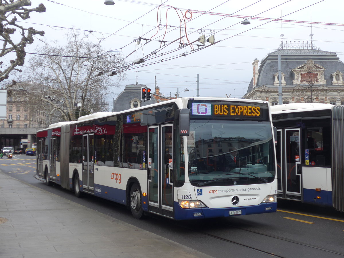 (189'143) - TPG Gen�ve - Nr. 1128/GE 960'878 - Mercedes am 12. M�rz 2018 in Gen�ve, Place des Vingt-Deux-Cantons