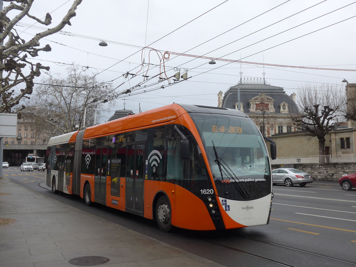 (189'148) - TPG Gen�ve - Nr. 1620 - Van Hool Gelenktrolleybus am 12. M�rz 2018 in Gen�ve, Place des Vingt-Deux-Cantons