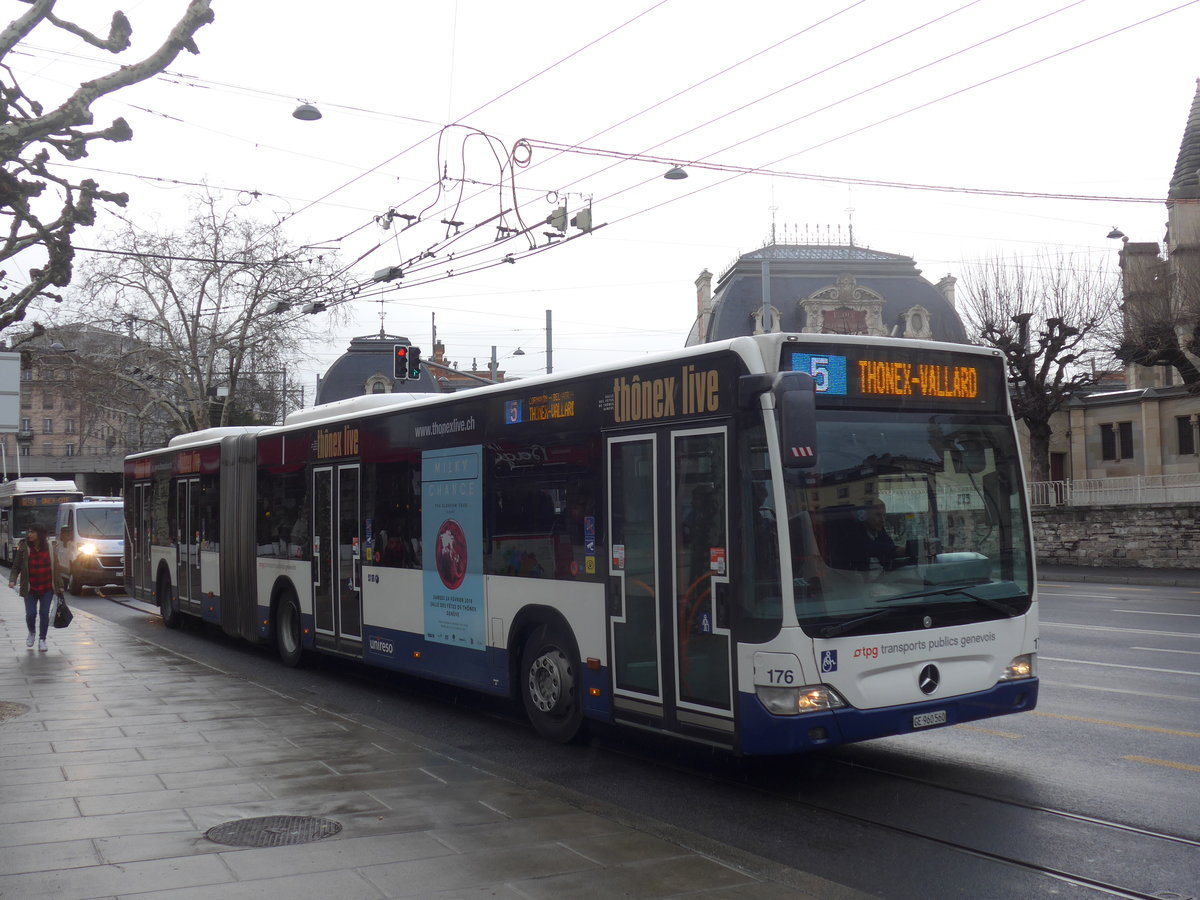 (189'179) - TPG Gen�ve - Nr. 176/GE 960'560 - Mercedes am 12. M�rz 2018 in Gen�ve, Place des Vingt-Deux-Cantons