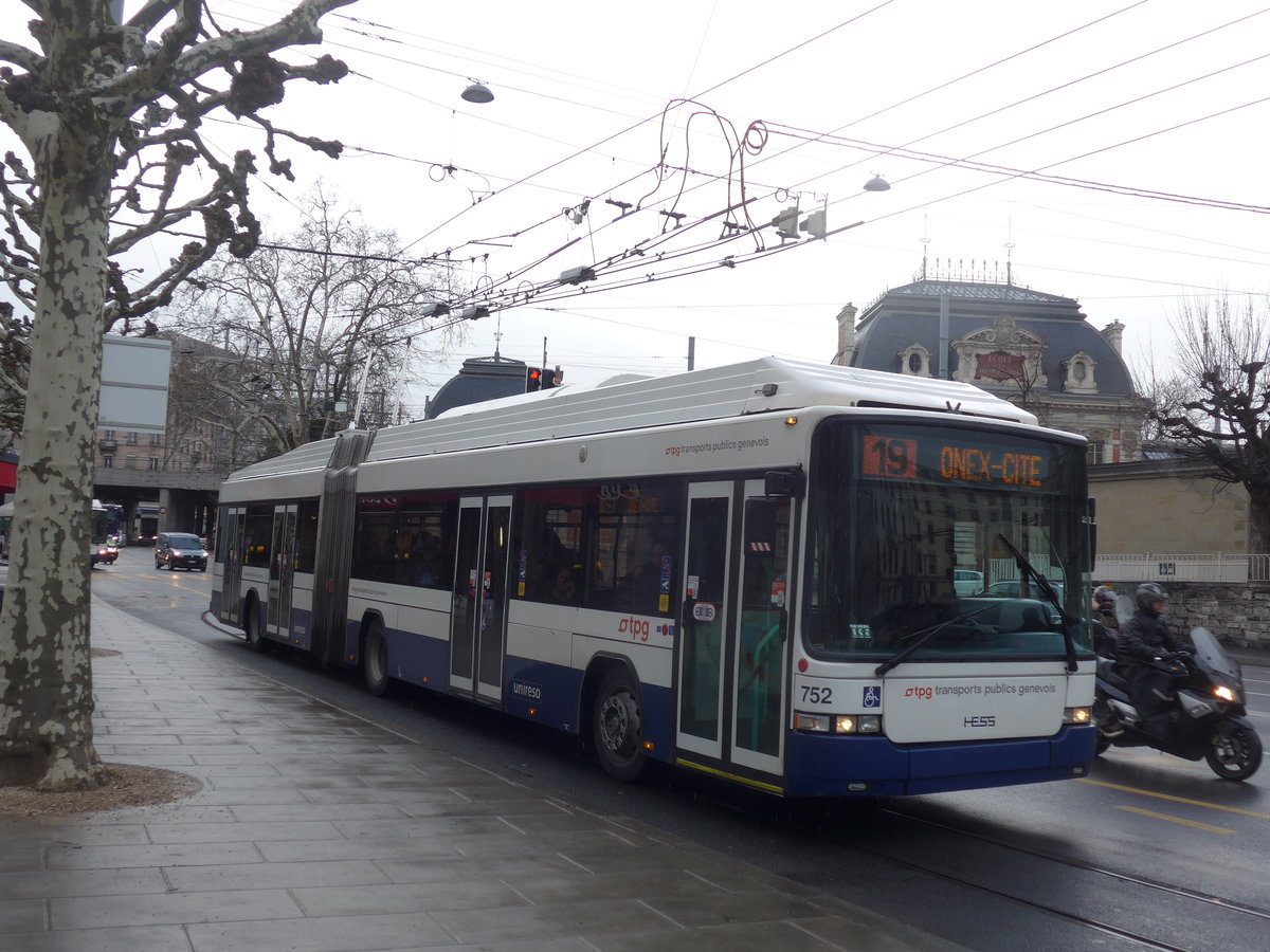 (189'180) - TPG Gen�ve - Nr. 752 - Hess/Hess Gelenktrolleybus am 12. M�rz 2018 in Gen�ve, Place des Vingt-Deux-Cantons
