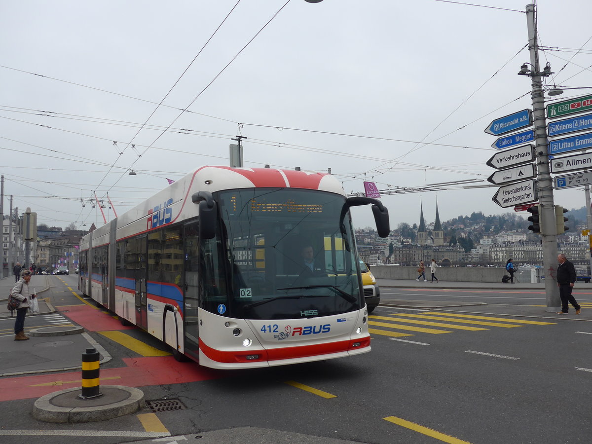 (189'341) - VBL Luzern - Nr. 412 - Hess/Hess Doppelgelenktrolleybus am 17. M�rz 2018 beim Bahnhof Luzern