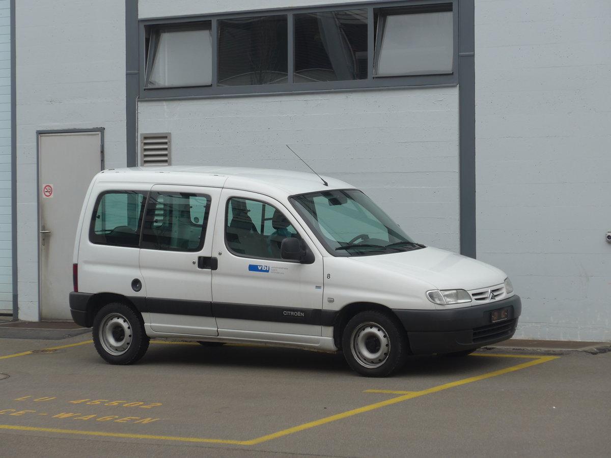 (189'348) - VBL Luzern - Nr. 8 - Citro�n am 17. M�rz 2018 in Luzern, Depot