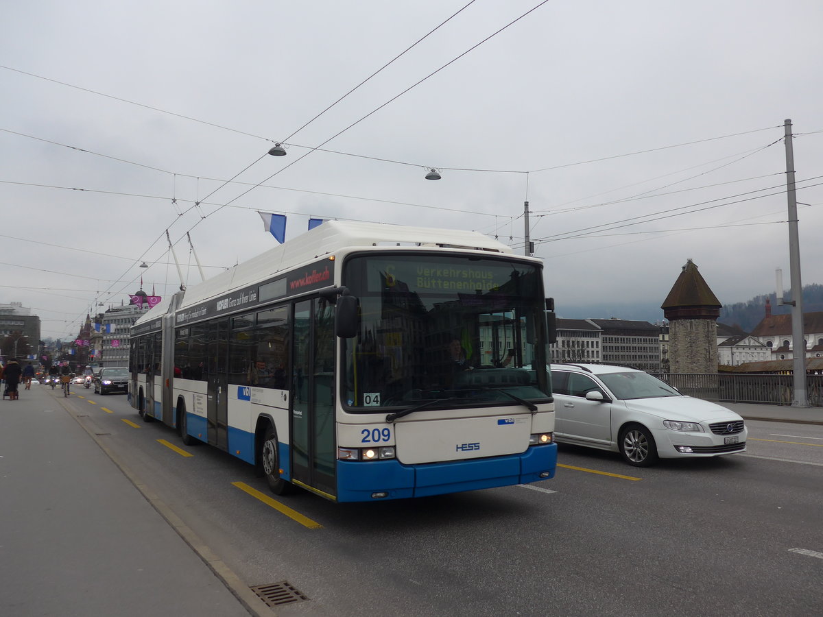 (189'365) - VBL Luzern - Nr. 209 - Hess/Hess Gelenktrolleybus am 17. M�rz 2018 in Luzern, Bahnhofbr�cke