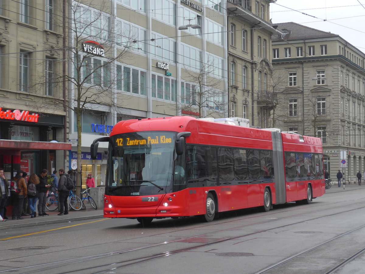 (189'434) - Bernmobil, Bern - Nr. 22 - Hess/Hess Gelenktrolleybus am 17. M�rz 2018 beim Bahnhof Bern