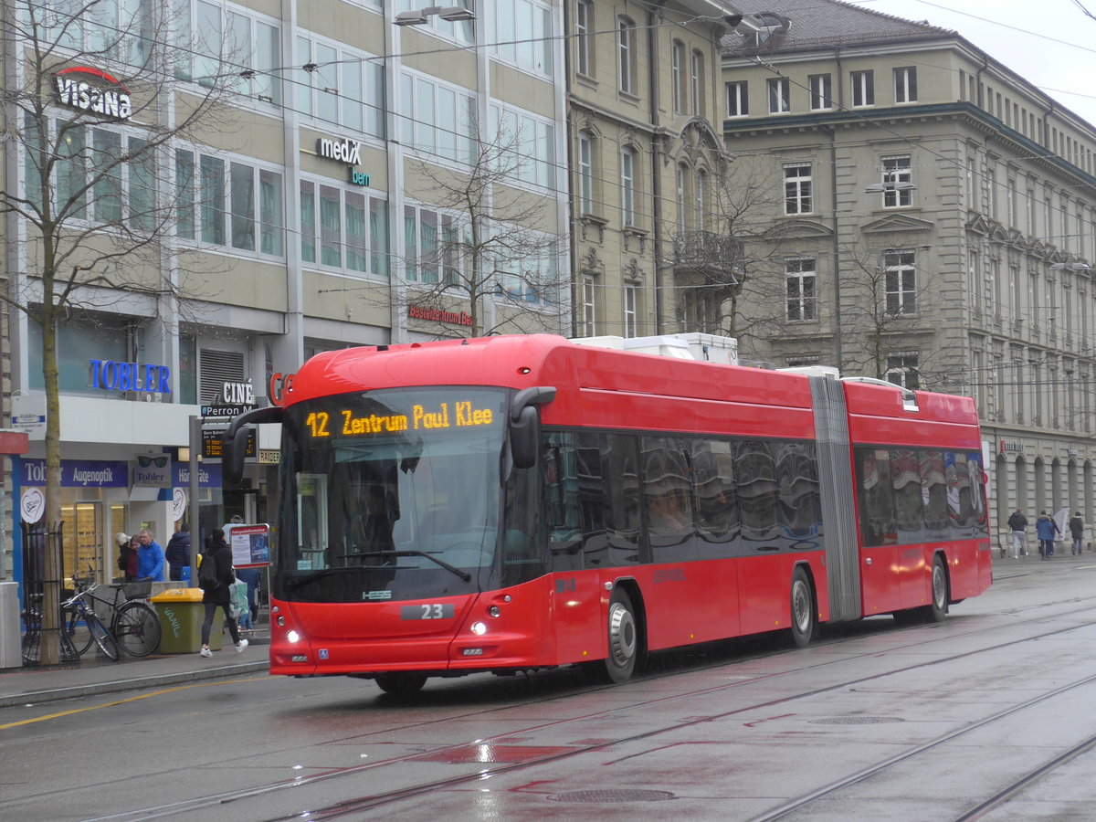(189'451) - Bernmobil, Bern - Nr. 23 - Hess/Hess Gelenktrolleybus am 17. M�rz 2018 beim Bahnhof Bern