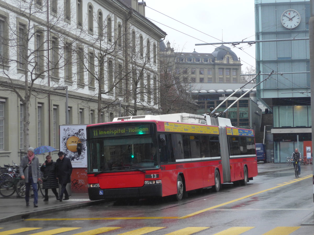 (189'458) - Bernmobil, Bern - Nr. 13 - NAW/Hess Gelenktrolleybus am 17. M�rz 2018 beim Bahnhof Bern