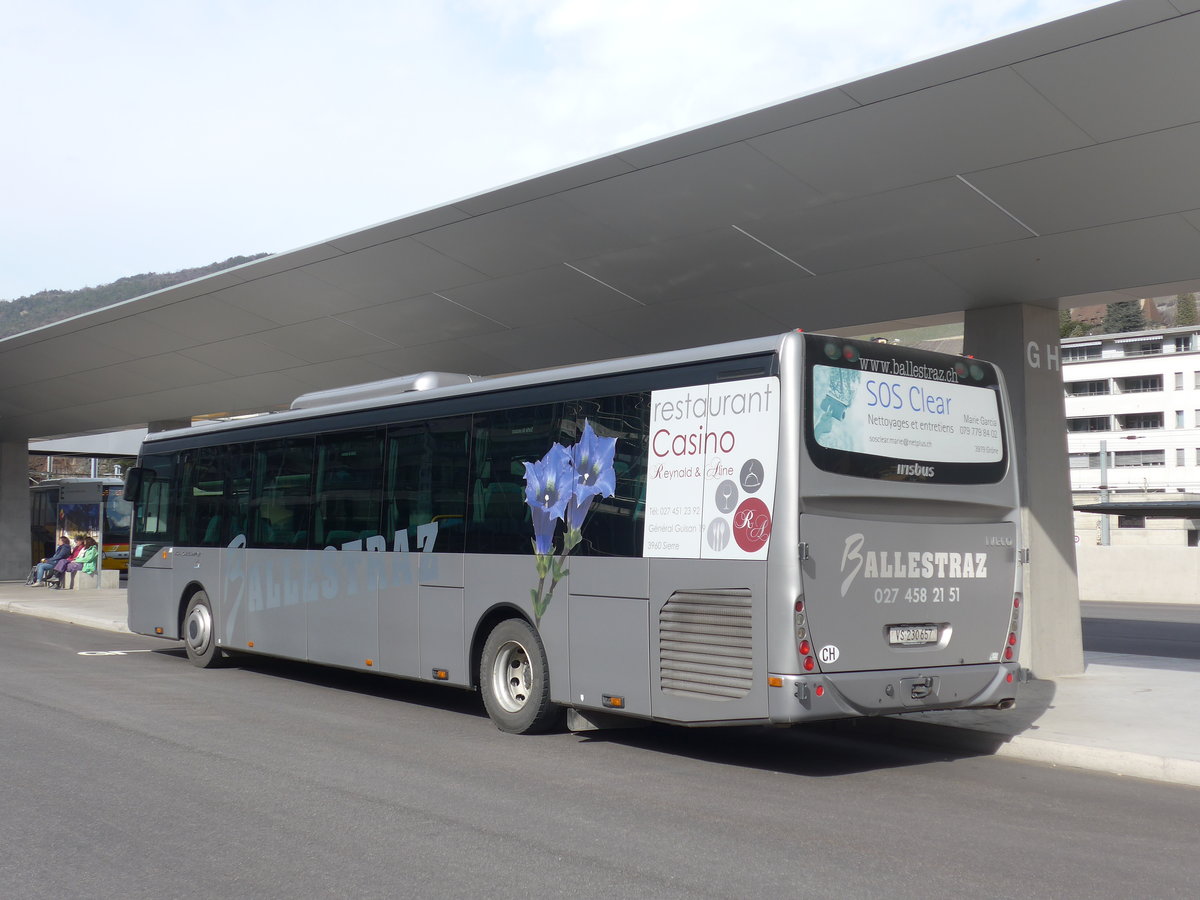 (189'713) - Ballestraz, Gr�ne - VS 230'657 - Irisbus am 30. M�rz 2018 in Sierre, Busbahnhof