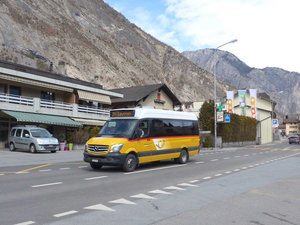 (189'742) - Buchard, Leytron - VS 213'348 - Mercedes am 30. M�rz 2018 in Leytron, Alte Post