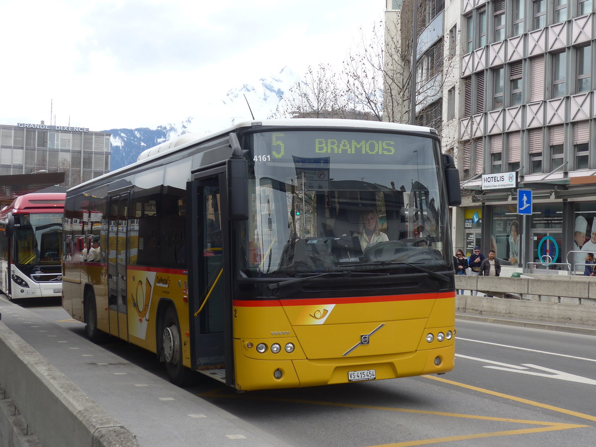 (189'756) - PostAuto Wallis - Nr. 2/VS 415'454 - Volvo (ex CarPostal Ouest; ex SAPJV, L'Isle Nr. 11) am 30. M�rz 2018 beim Bahnhof Sion