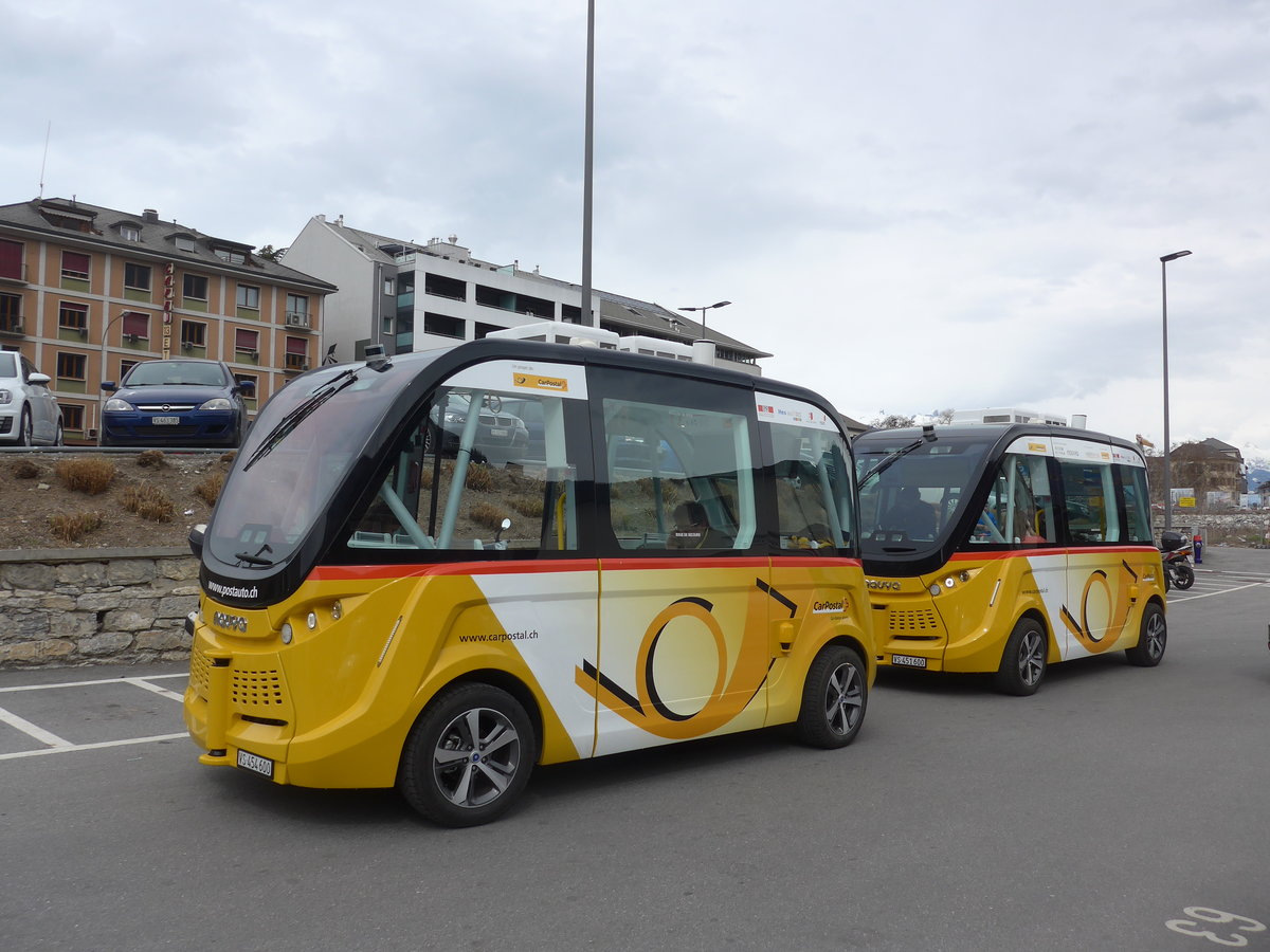(189'768) - PostAuto Wallis - VS 454'600 + VS 451'600 - Navya am 30. M�rz 2018 beim Bahnhof Sion