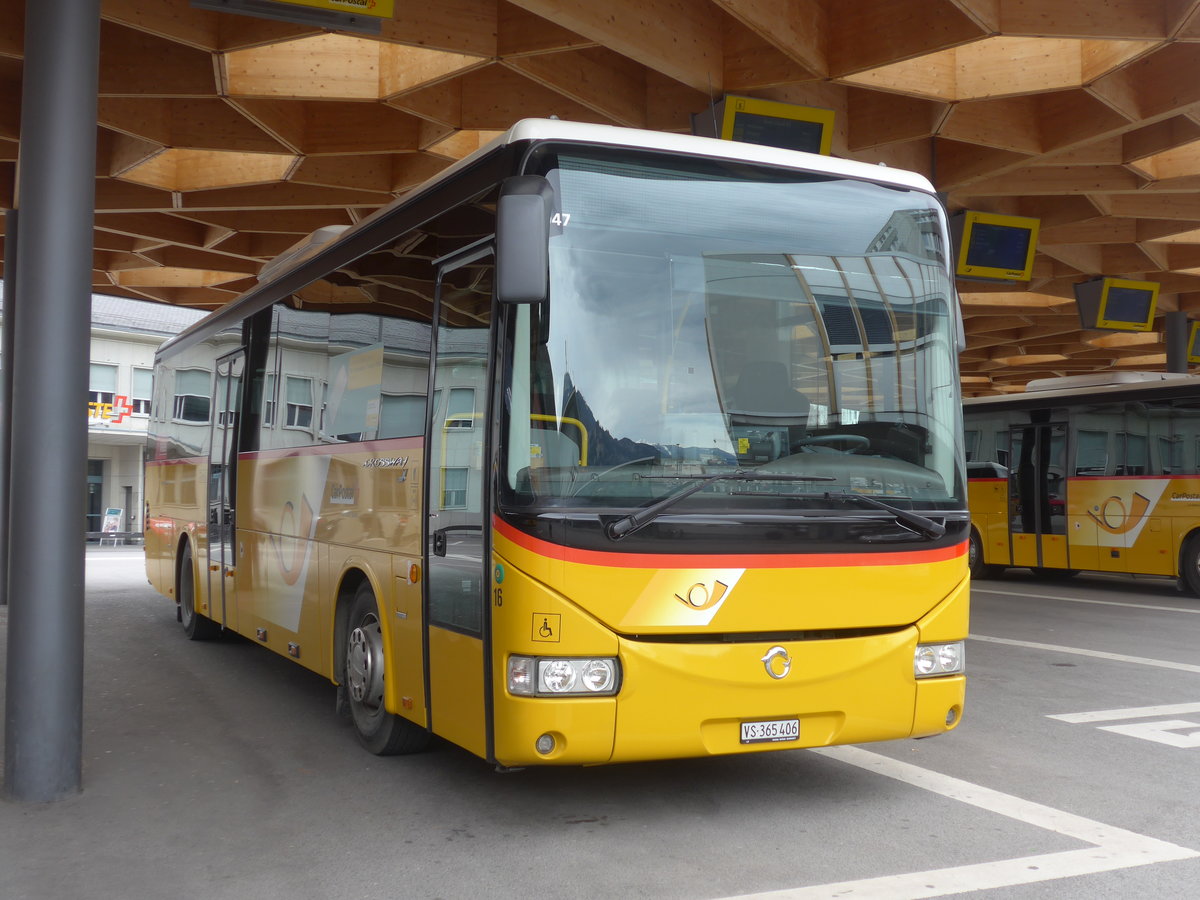 (189'772) - PostAuto Wallis - Nr. 16/VS 365'406 - Irisbus am 30. M�rz 2018 beim Bahnhof Sion