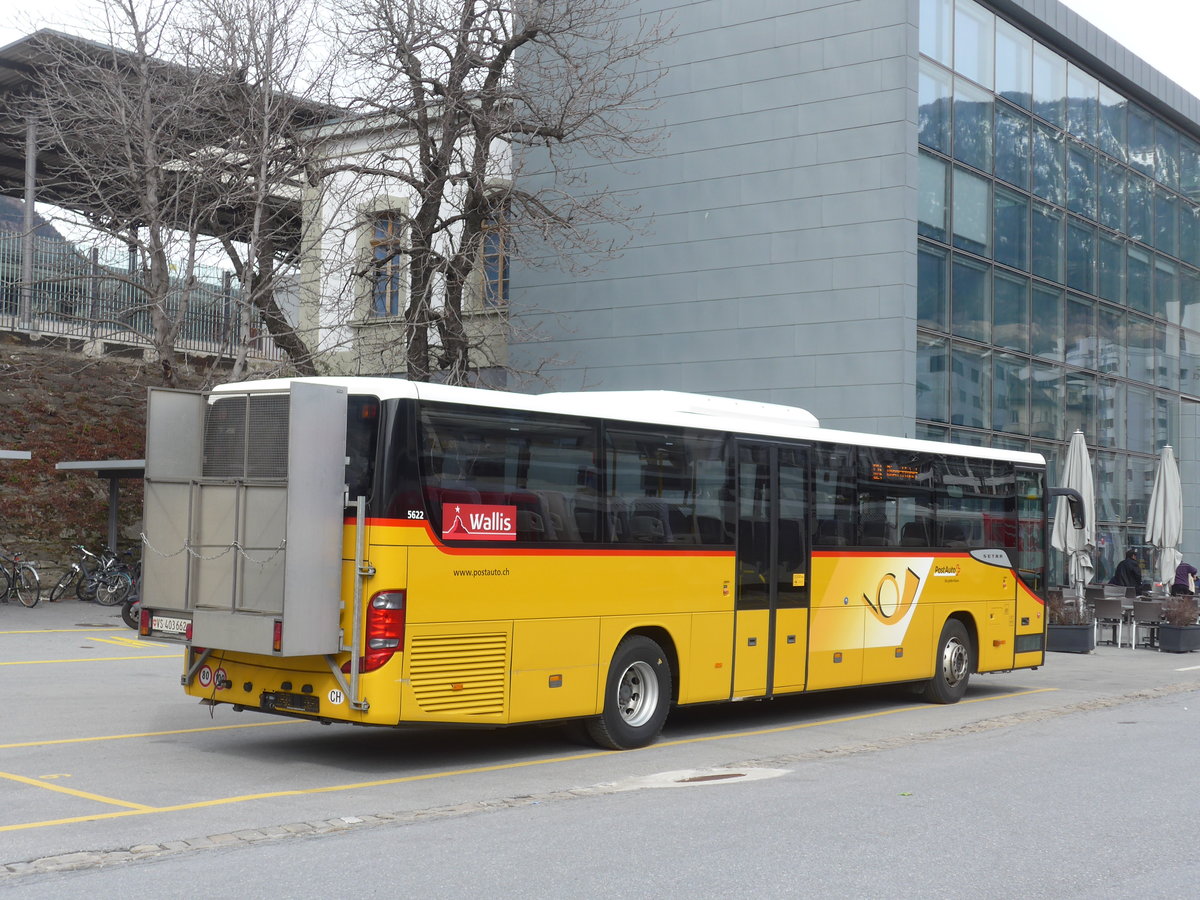 (189'776) - PostAuto Wallis - VS 403'662 - Setra am 30. M�rz 2018 beim Bahnhof Sion