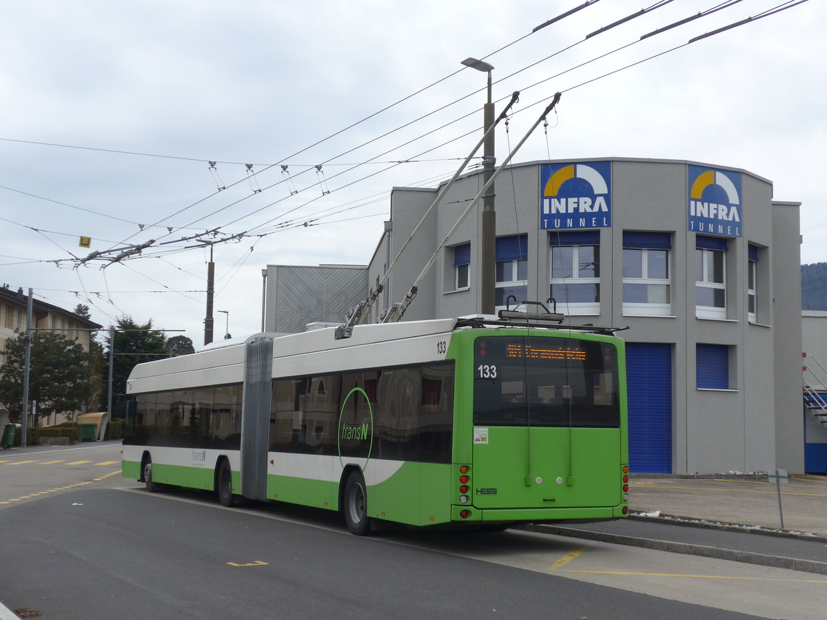 (189'990) - transN, La Chaux-de-Fonds - Nr. 133 - Hess/Hess Gelenktrolleybus (ex TN Neuch�tel Nr. 133) am 2. April 2018 beim Bahnhof Marin-Epagnier