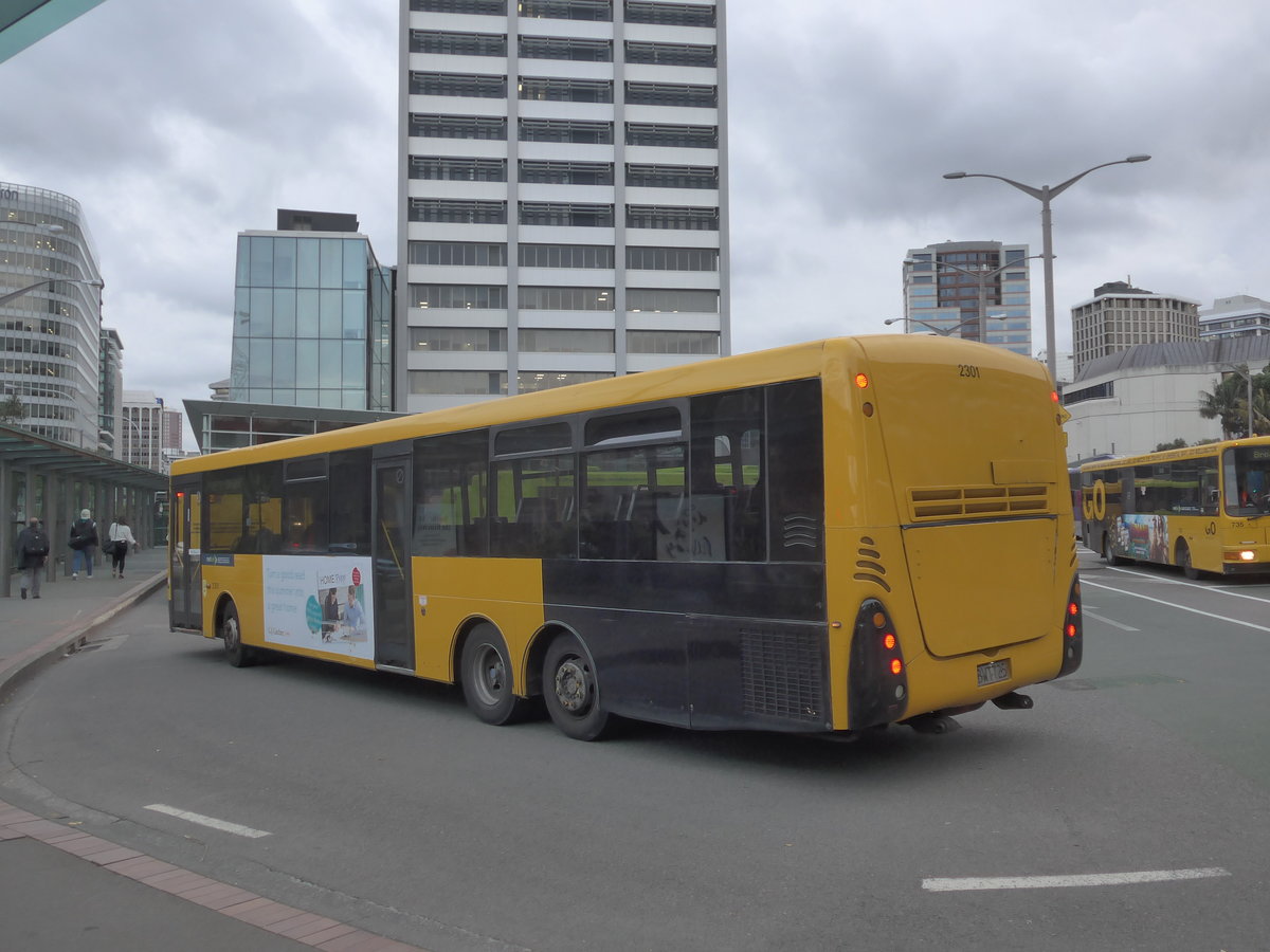 (191'813) - GO Wellington - Nr. 2301/BWT725 - MAN/Designline (ex Red Bus, Christchurch Nr. 685) am 27. April 2018 beim Bahnhof Wellington
