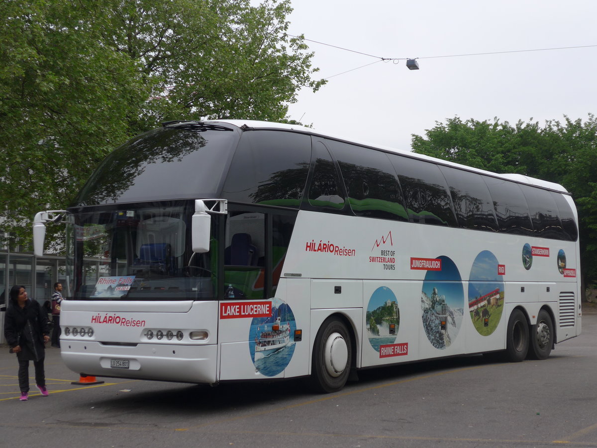(192'298) - Hil�rio, Sch�tz - LU 254'801 - Neoplan am 3. Mai 2018 in Z�rich, Sihlquai