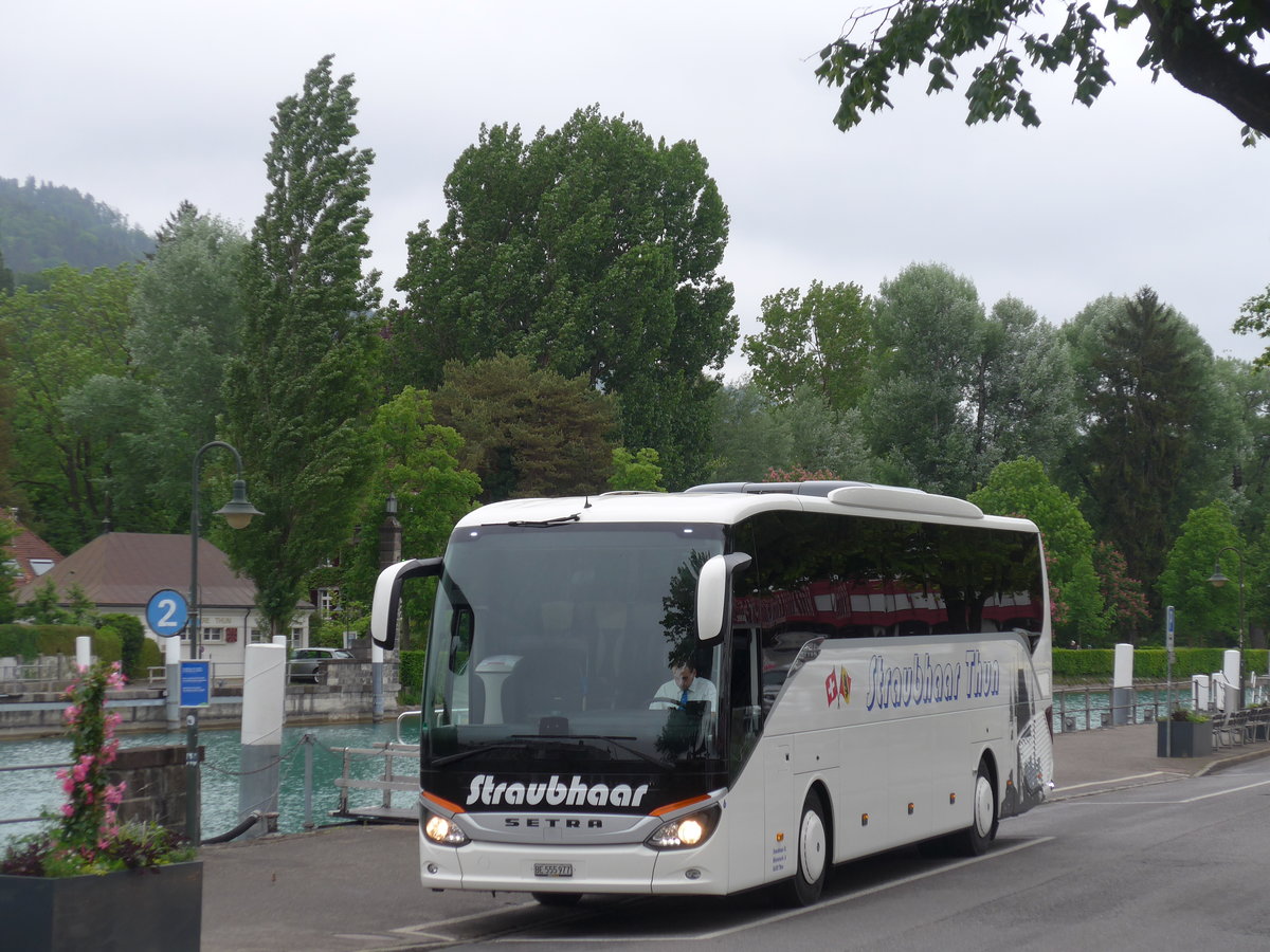 (193'013) - Straubhaar, Thun - Nr. 6/BE 555'977 - Setra am 13. Mai 2018 bei der Schiffl�ndte Thun