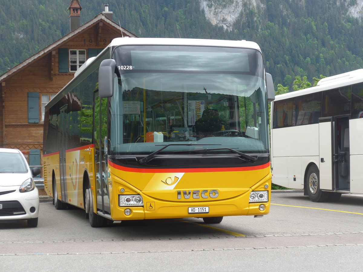 (193'272) - MOB Montreux - Nr. 28/VD 1151 - Iveco am 21. Mai 2018 beim Bahnhof Ch�teau-d'Oex