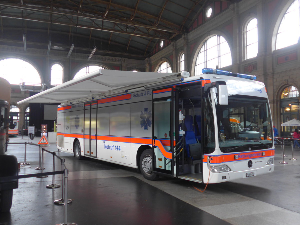 (193'779) - Stadt Z�rich, Z�rich - Nr. 123/ZH 588'057 - Mercedes am 9. Juni 2018 im Bahnhof Z�rich