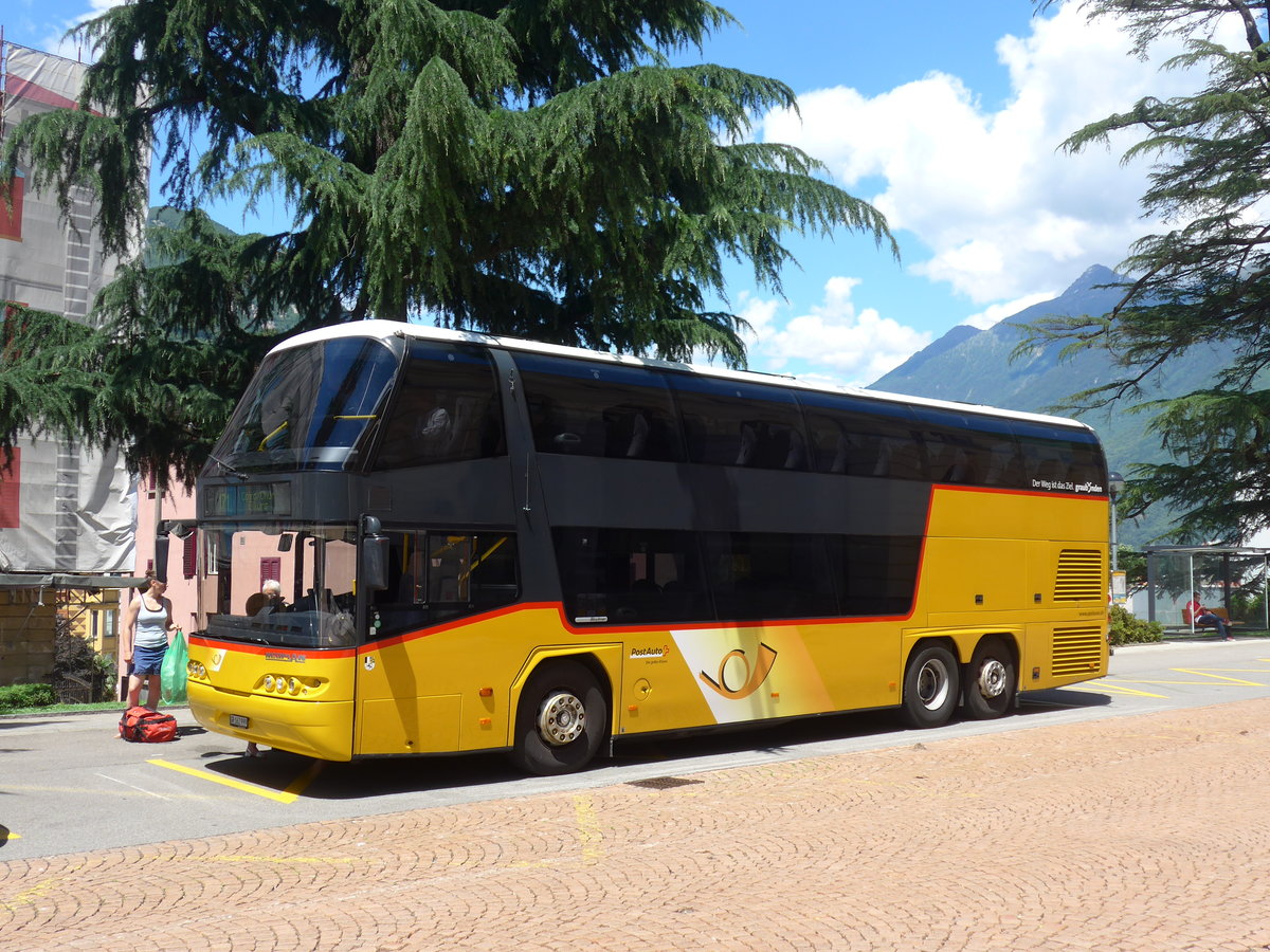 (193'849) - PostAuto Graub�nden - GR 162'999 - Neoplan am 9. Juni 2018 beim Bahnhof Bellinzona