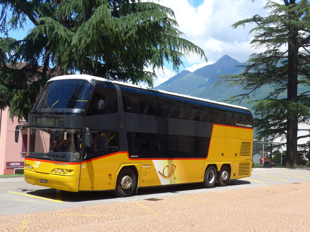 (193'850) - PostAuto Graub�nden - GR 162'999 - Neoplan am 9. Juni 2018 beim Bahnhof Bellinzona