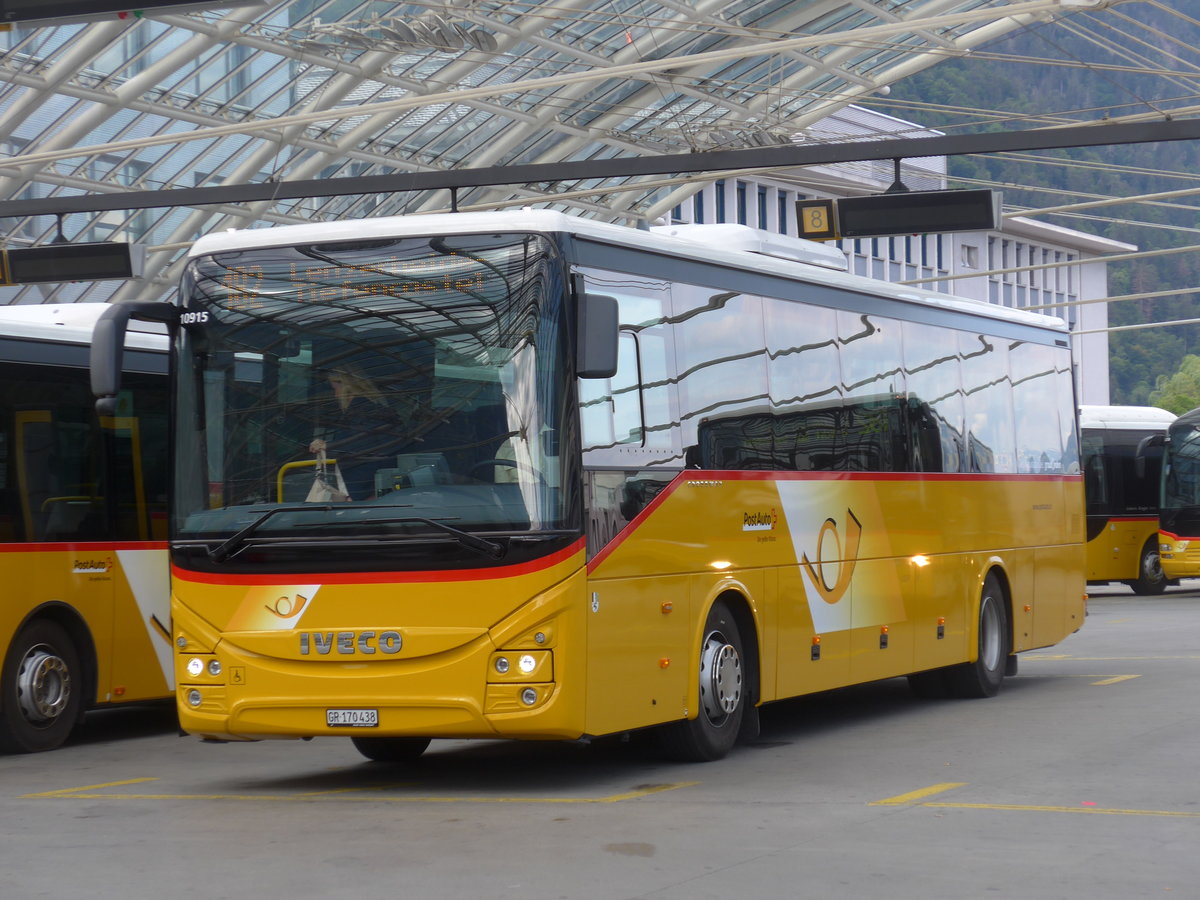 (194'796) - PostAuto Graub�nden - GR 170'438 - Iveco am 15. Juli 2018 in Chur, Postautostation