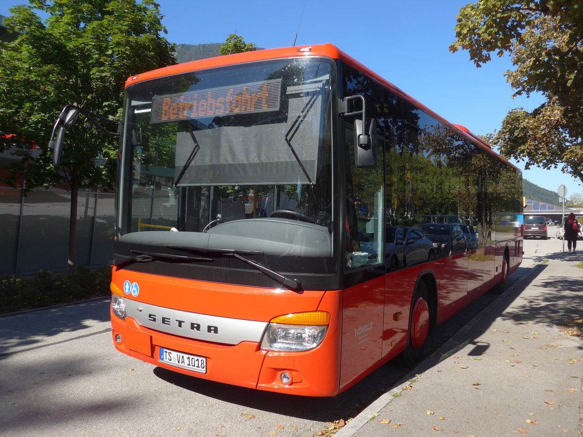 (196'968) - H�vels, Trostberg - TS-VA 1018 - Setra am 12. September 2018 beim Bahnhof Bad Reichenhall