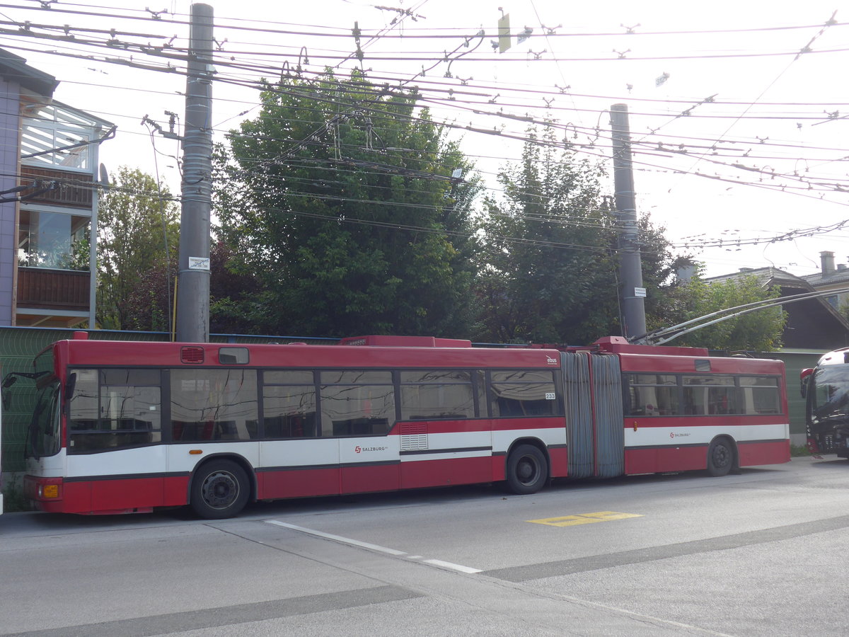 (197'123) - OBUS Salzburg - Nr. 233/S 867 EE - Gr�f&Stift Gelenktrolleybus (ex Nr. 9573) am 13. September 2018 in Salzburg, Betriebshof