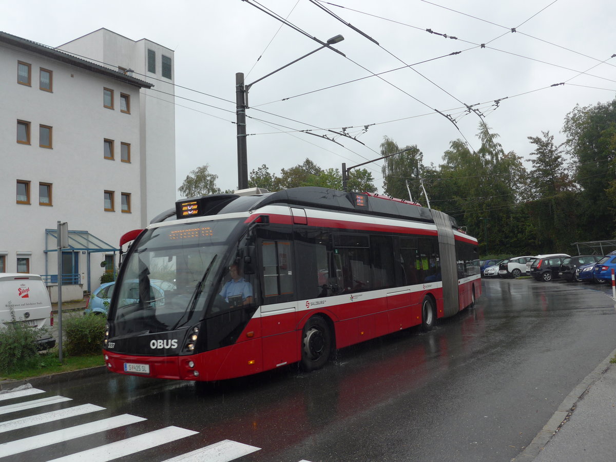 (197'457) - OBUS Salzburg - Nr. 337/S 425 SL - Solaris Gelenktrolleybus am 14. September 2018 beim Bahnhof Salzburg S�d