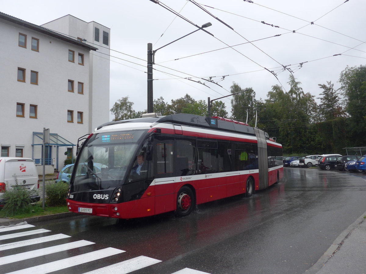 (197'461) - OBUS Salzburg - Nr. 326/S 817 PZ - Solaris Gelenktrolleybus am 14. September 2018 beim Bahnhof Salzburg S�d
