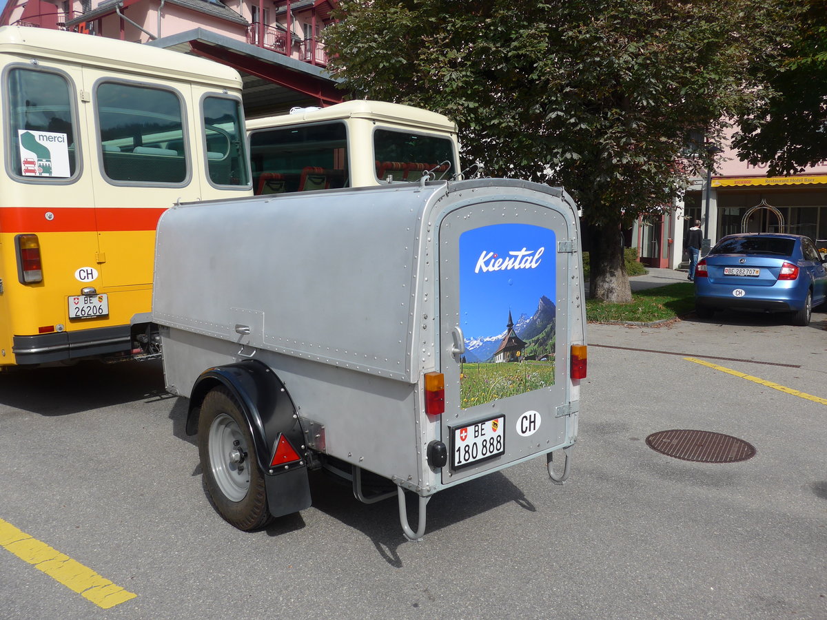 (197'666) - Schmid, Th�rishaus - BE 180'888 - Hess Gep�ckanh�nger (ex Schranz, Adelboden; ex Portenier, Adelboden; ex Geiger, Adelboden) am 16. September 2018 in Meiringen, Postautostation