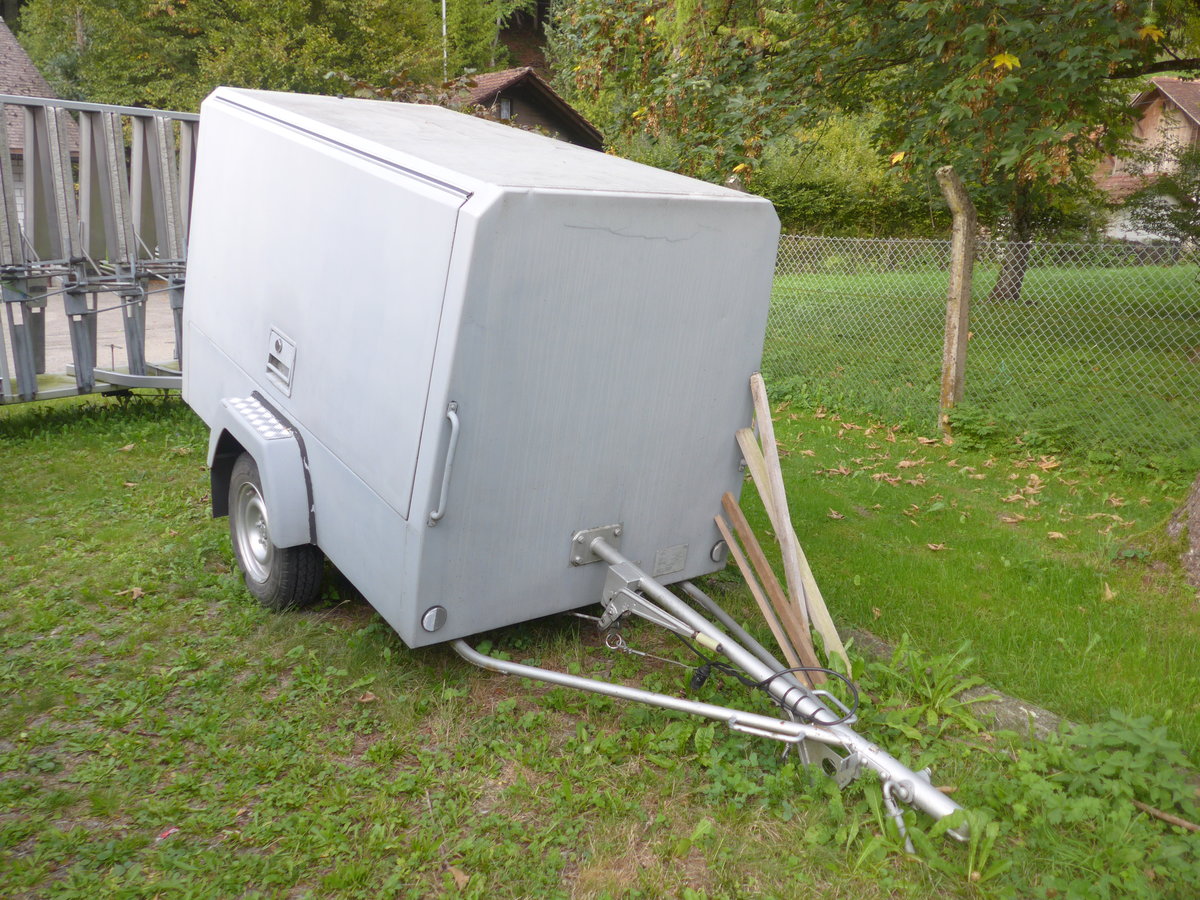 (197'873) - AVG Meiringen - BE 180'392 - Gowa Gep�ckanh�nger (ex P 30'076) am 16. September 2018 in Meiringen, Garage