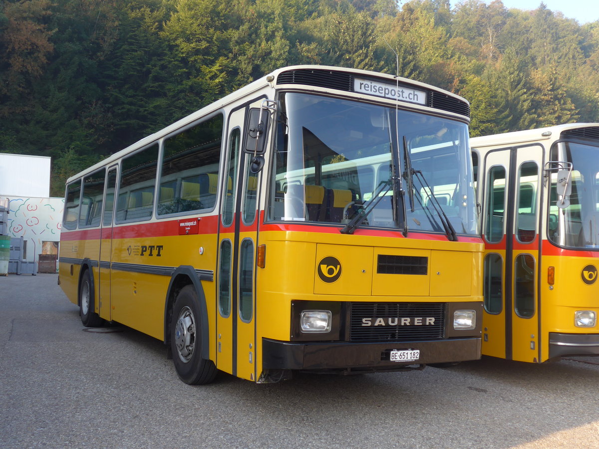 (197'985) - Bernair, M�nsingen - BE 651'182 - Saurer/T�scher (ex Schebath, Lauerz; ex Albin, F�llanden; ex Heim, Flums) am 30. September 2018 in Willisau, Altes Zeughaus