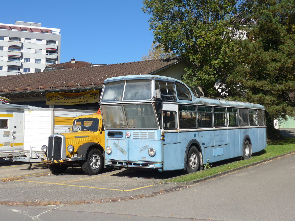 (198'246) - Oldie-Tours Z�risee, Wollerau - FBW/T�scher Hochlenker (ex VBZ Z�rich Nr. 250) am 13. Oktober 2018 in Uznach, Garage