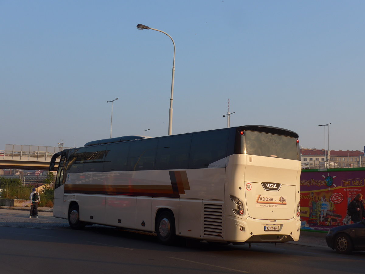(198'431) - Adosa, Rod�ce - 9B3 5974 - VDL am 18. Oktober 2018 in Praha, Florenc