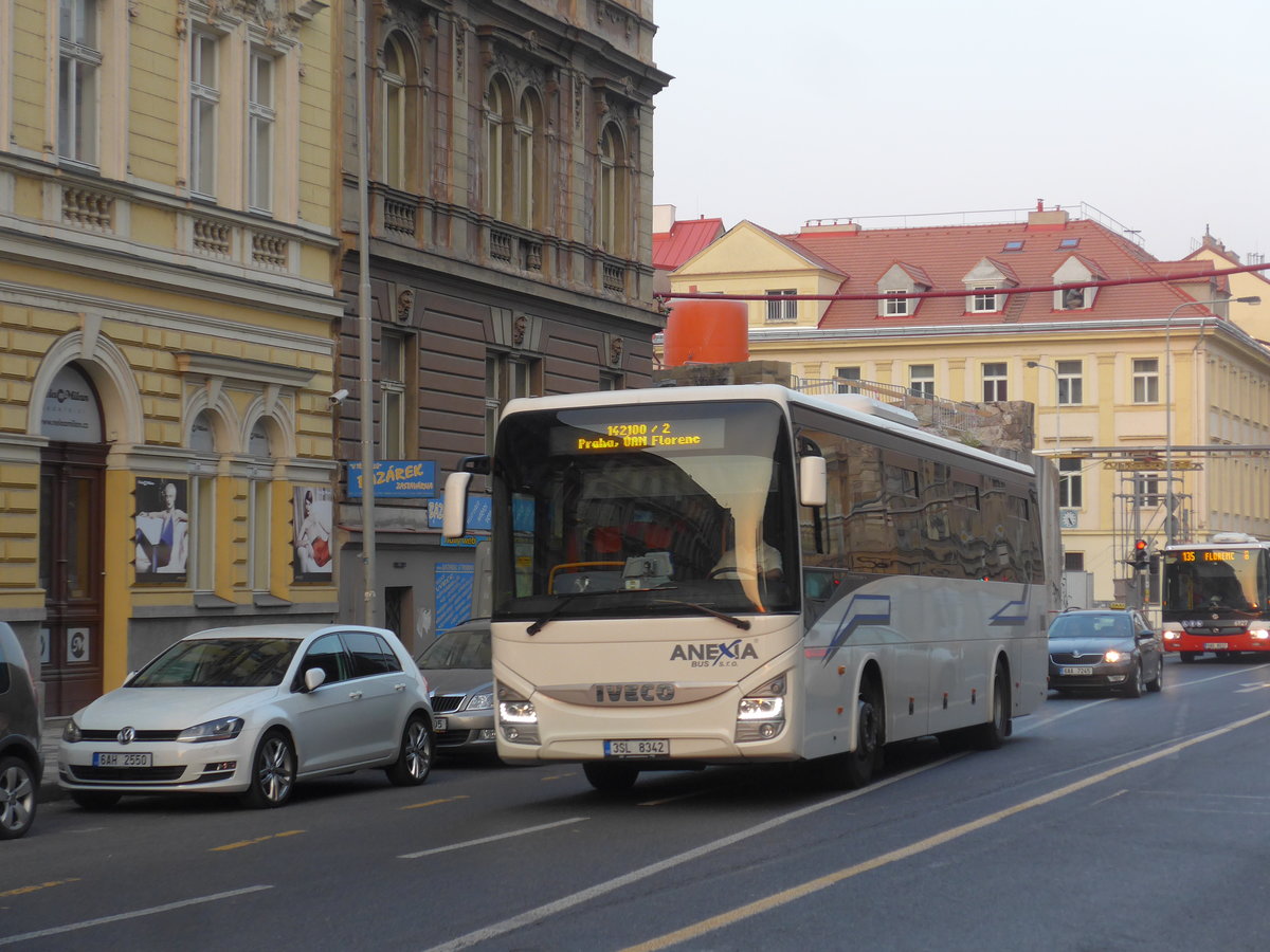 (198'466) - Anexia, Rakovn�k - 3SL 8342 - Iveco am 18. Oktober 2018 in Praha, Florenc