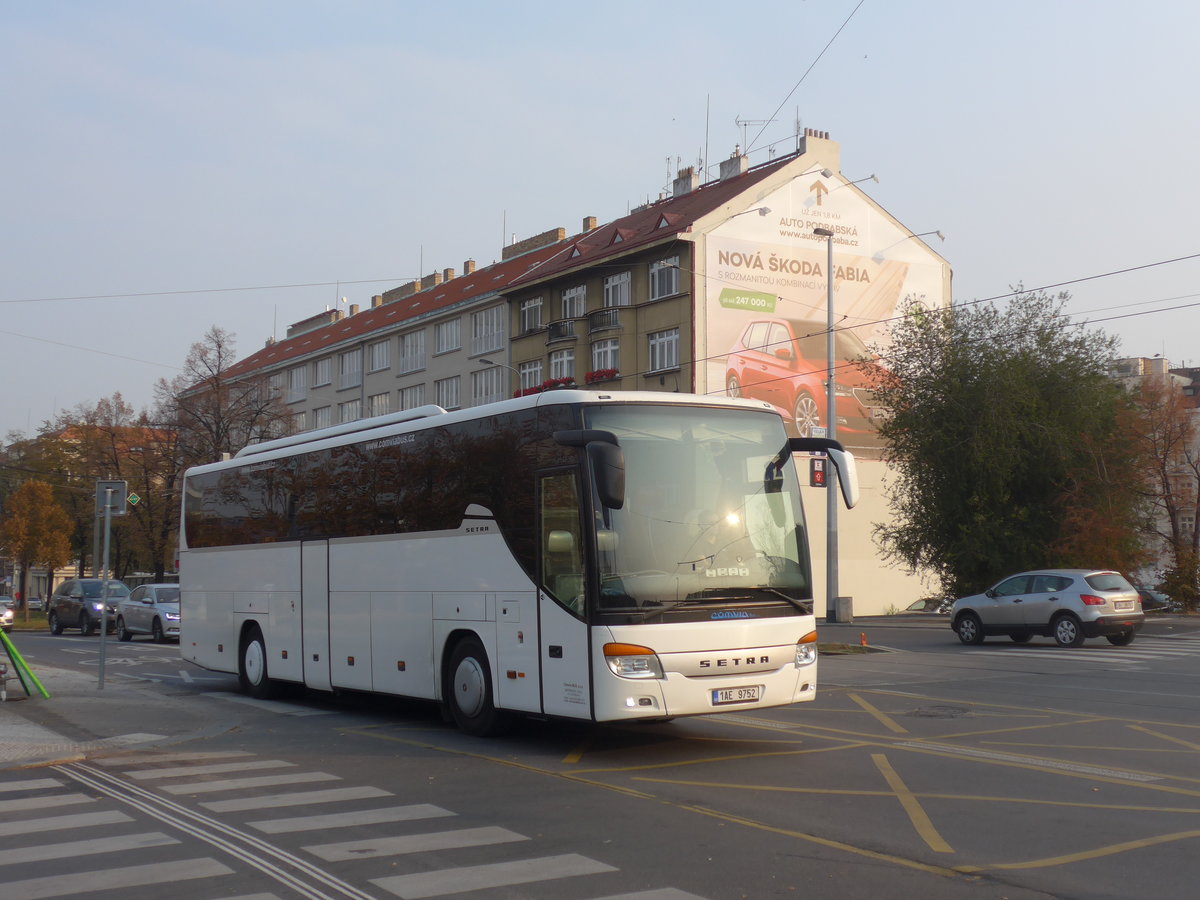 (198'489) - Comvia BUS, Praha - 1AE 9752 - Setra am 19. Oktober 2018 in Praha, Dejvick�