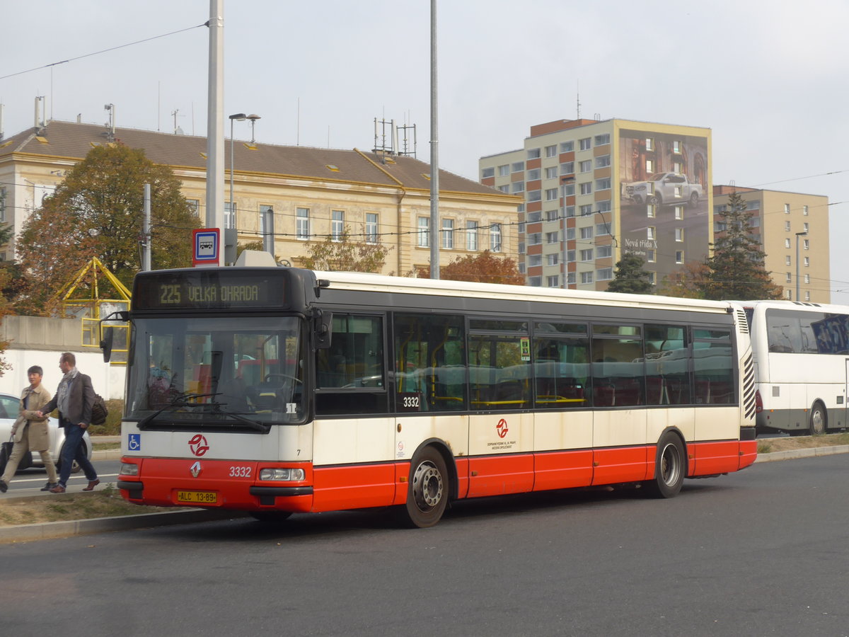 (198'558) - DPP Praha - Nr. 3332/ALC 13-89 - Renault-Karosa am 19. Oktober 2018 in Praha, N�draz� Veleslavin