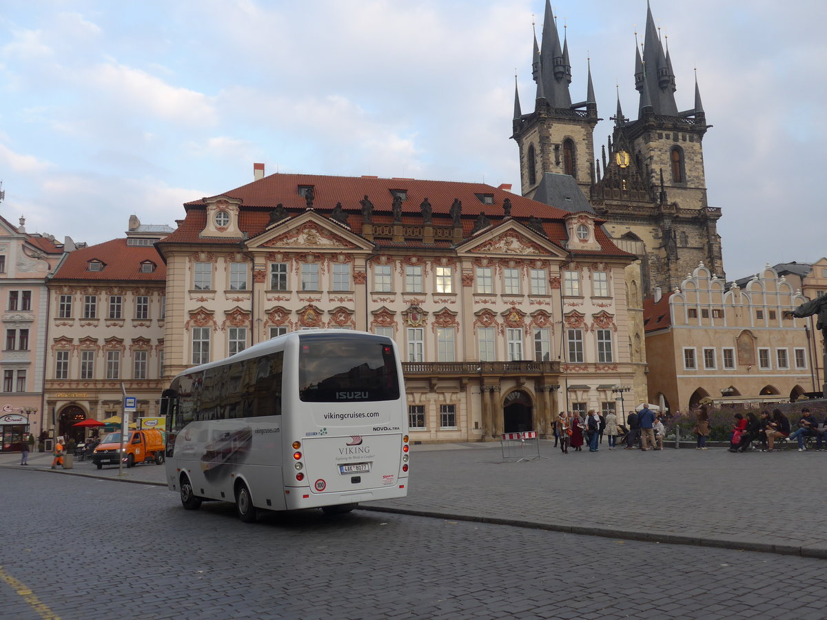 (198'746) - PCHD Transport, Praha - 4AK 8077 - Isuzu am 19. Oktober 2018 in Praha, Staromestsk� N�mest�