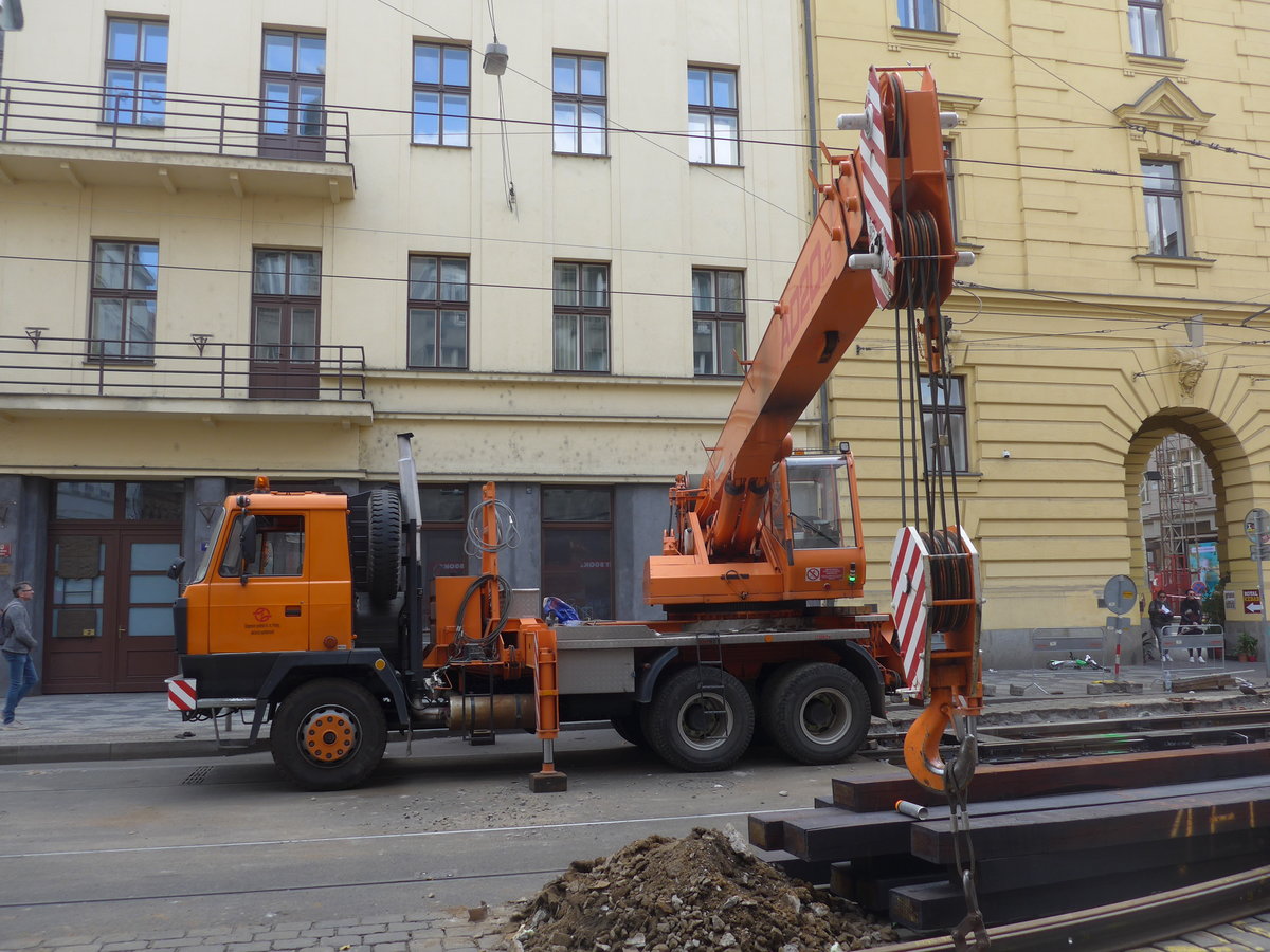 (198'872) - DPP Praha - AV 15-70 - Tatra am 20. Oktober 2018 in Praha, Lazarask�