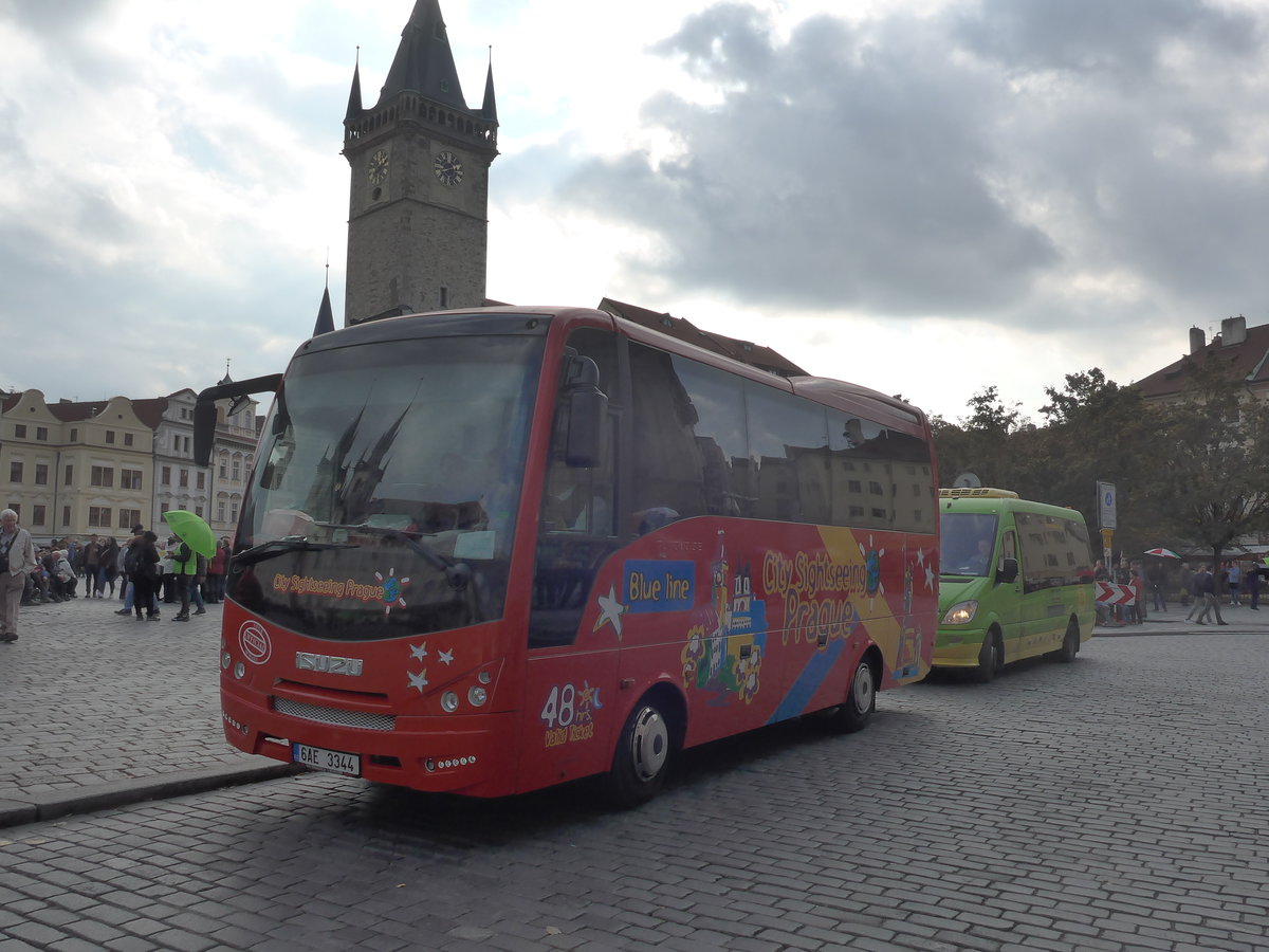 (198'884) - Sightseeing, Praha - 6AE 3344 - Isuzu am 20. Oktober 2018 in Praha, Staromestsk� N�mest�