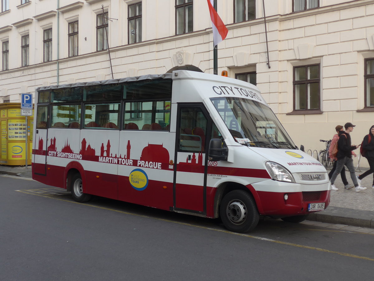 (198'901) - Martin Tour, Praha - 2AR 0495 - Iveco/MAVE am 20. Oktober 2018 in Praha, Na Pr�kope