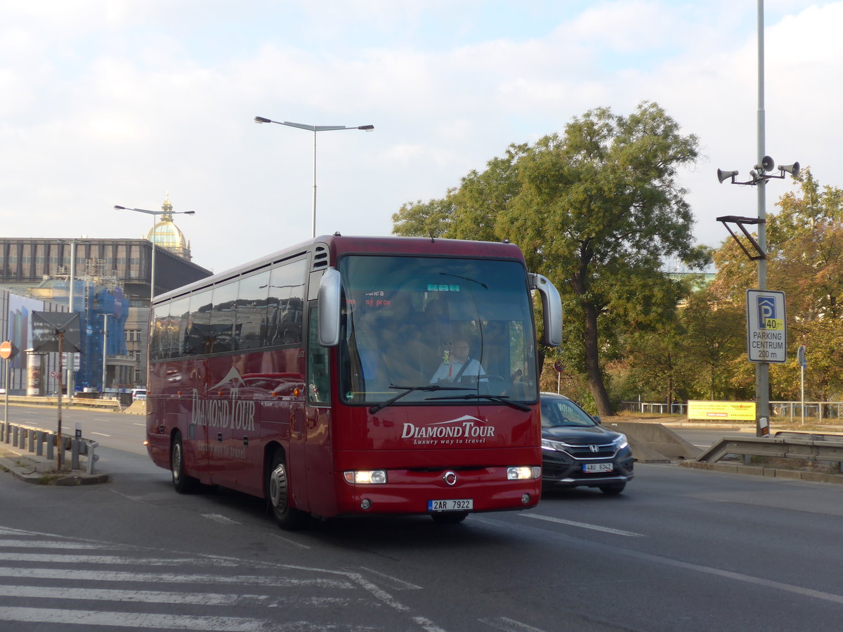(198'958) - Diamond Tour, Praha - 2AR 7922 - Irisbus am 21. Oktober 2018 in Praha, Hlavn� N�draz�