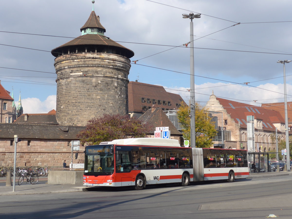 (198'974) - VAG N�rnberg - Nr. 716/N-TX 167 - MAN am 21. Oktober 2018 beim Hauptbahnhof N�rnberg