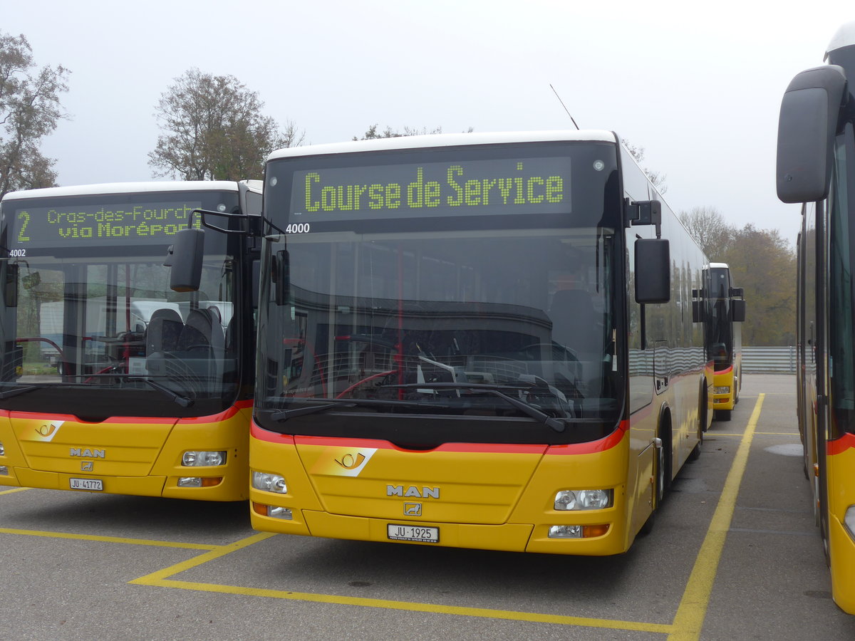 (199'214) - CarPostal Ouest - JU 1925 - MAN/G�ppel (ex Stucki, Porrentruy Nr. 15) am 4. November 2018 in Develier, Parkplatz