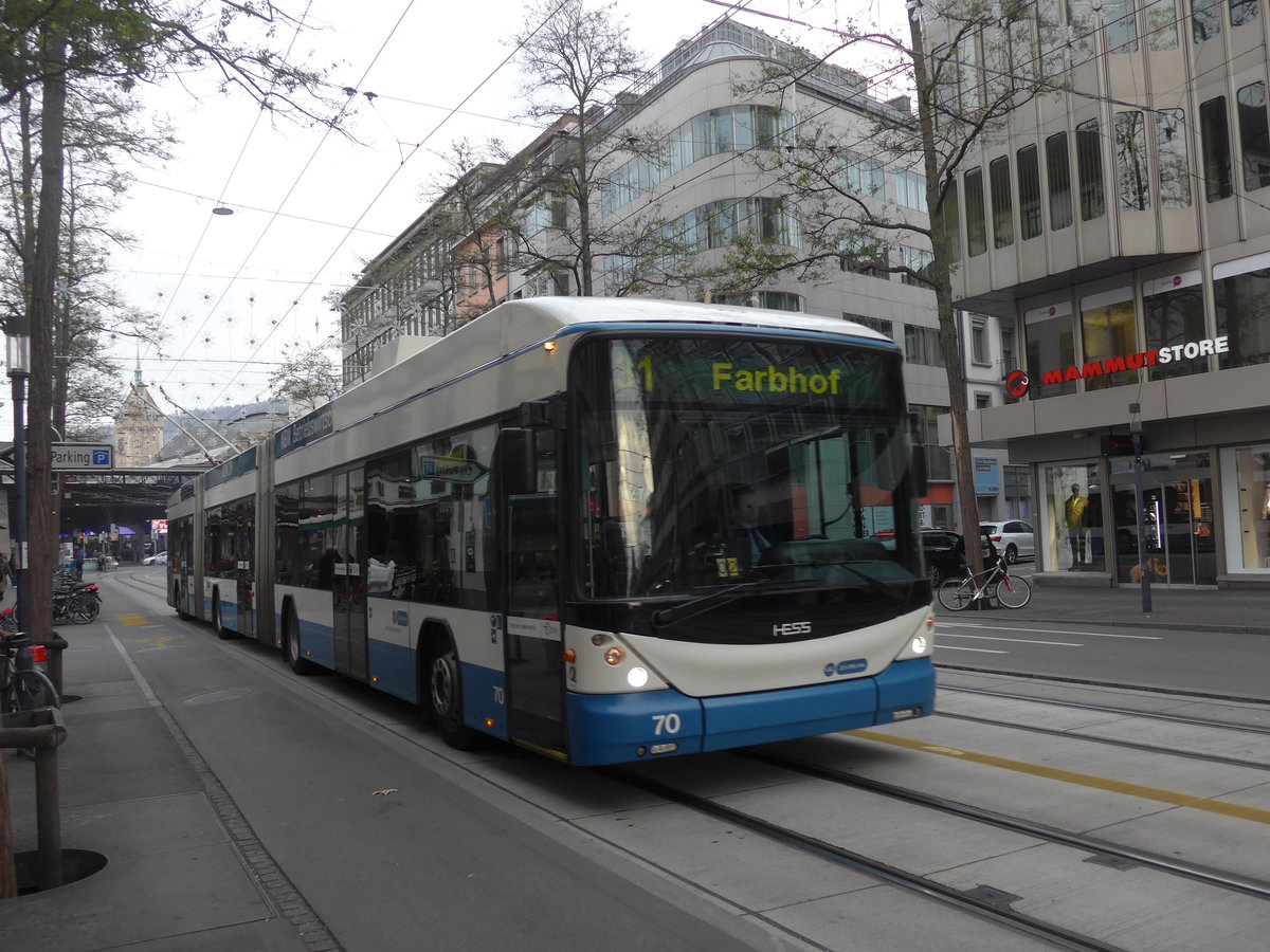 (199'440) - VBZ Z�rich - Nr. 70 - Hess/Hess Doppelgelenktrolleybus am 18. November 2018 in Z�rich, L�wenstrasse