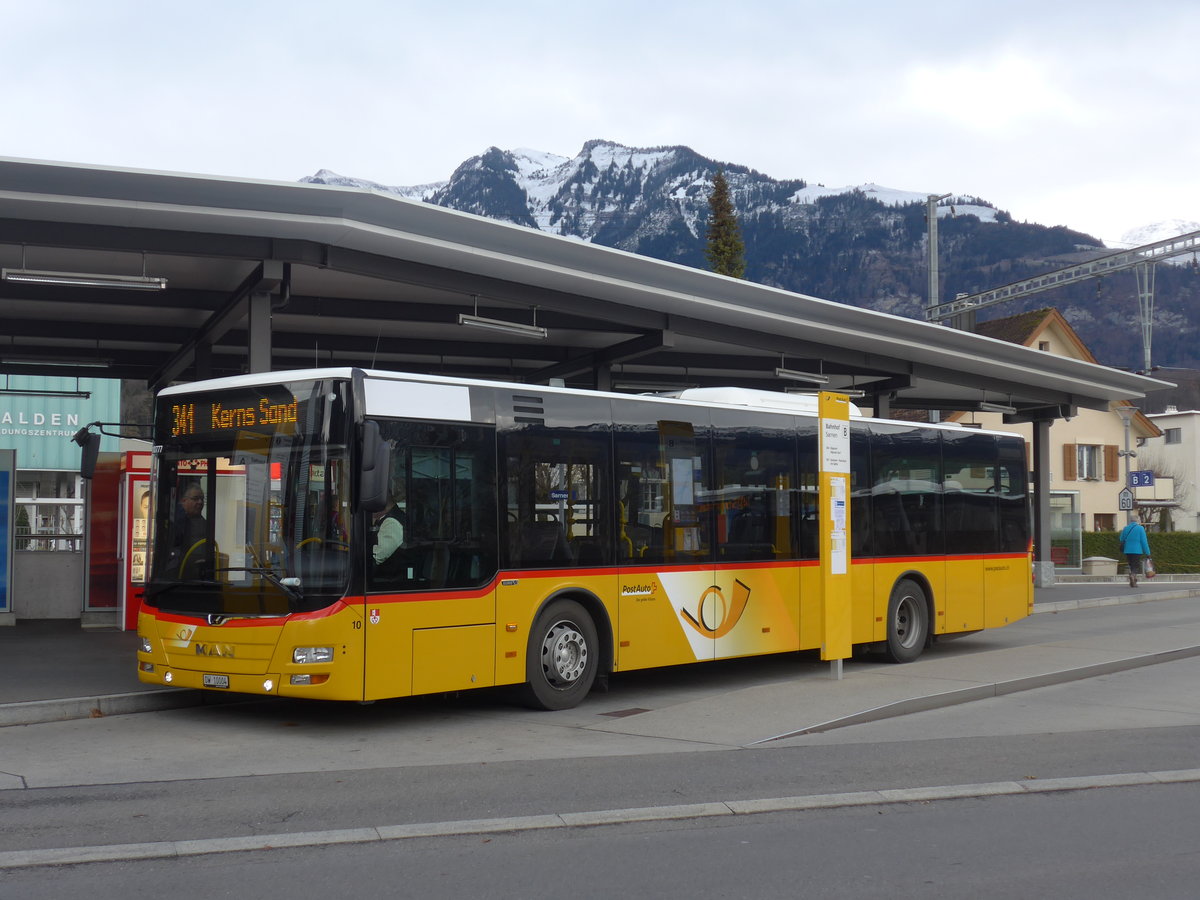 (199'846) - Dillier, Sarnen - Nr. 10/OW 10'004 - MAN am 8. Dezember 2018 beim Bahnhof Sarnen 