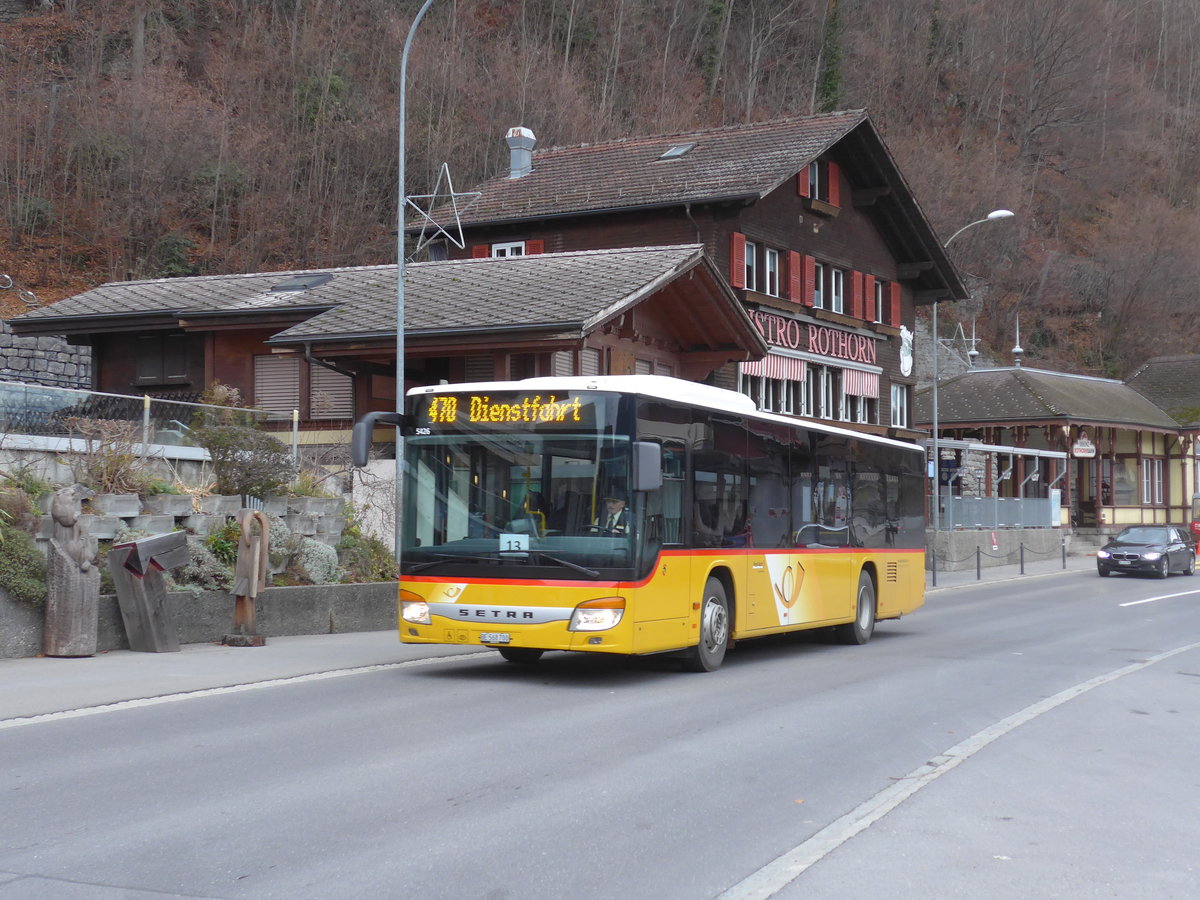 (199'863) - Fl�ck, Brienz - Nr. 3/BE 568'700 - Setra am 8. Dezember 2018 beim Bahnhof Brienz